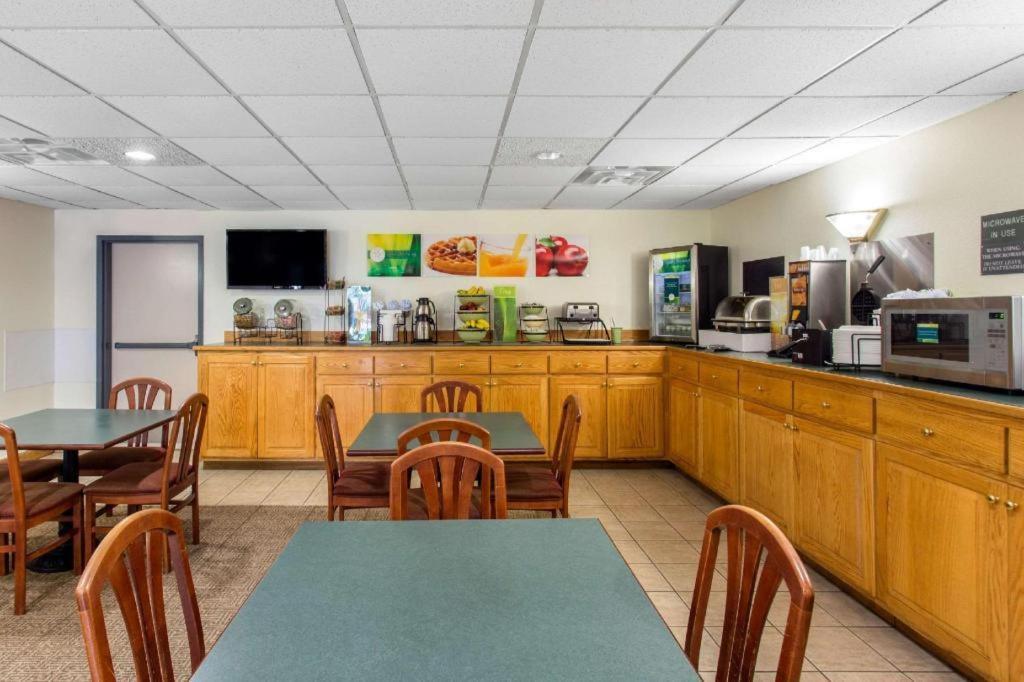 Quality Inn Surfside Beach Екстер'єр фото