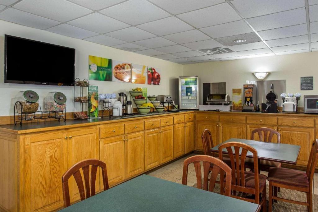 Quality Inn Surfside Beach Екстер'єр фото